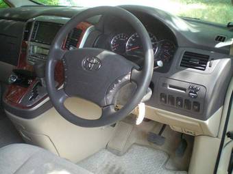 2003 Toyota Alphard Pictures