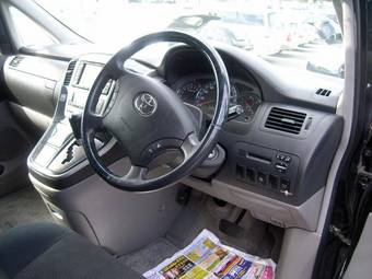 2003 Toyota Alphard Photos