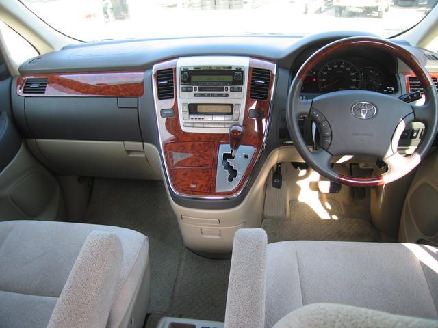 2004 Toyota Alphard