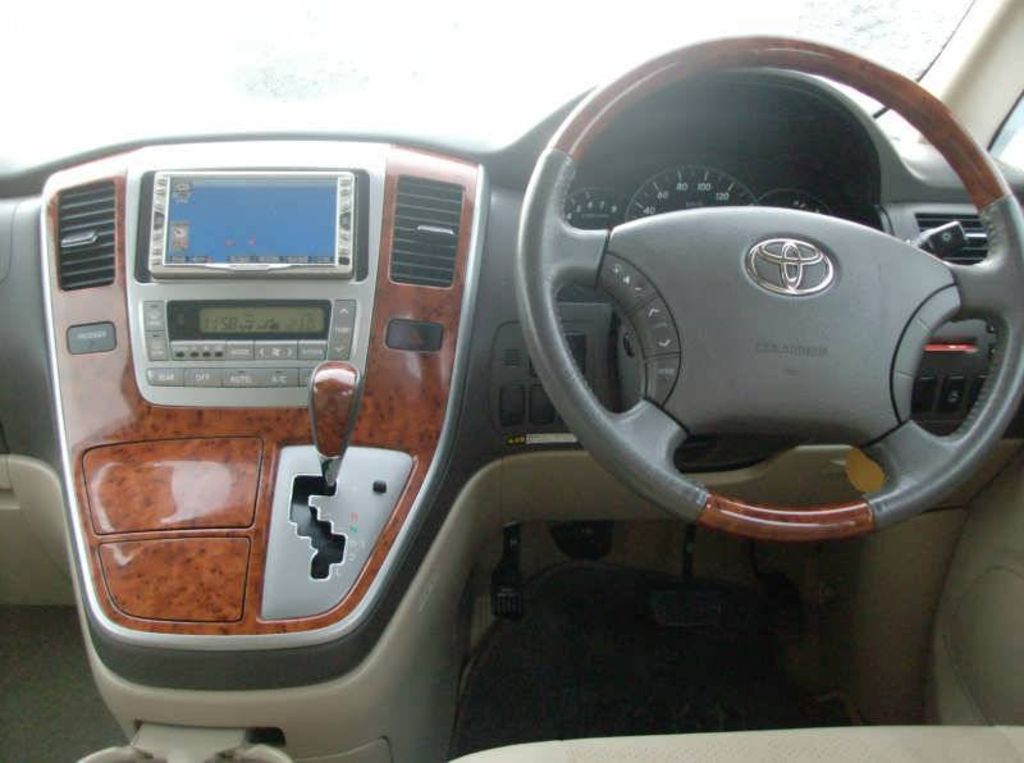 2004 Toyota Alphard