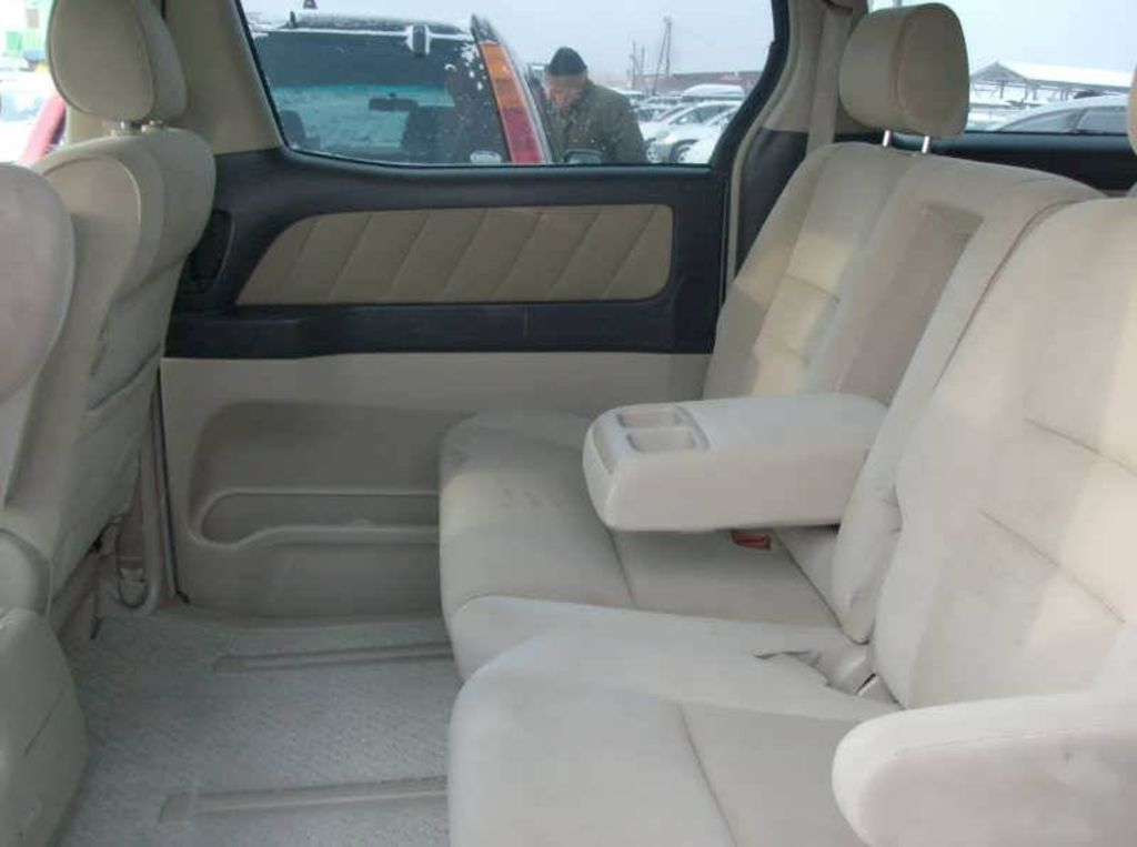 2004 Toyota Alphard