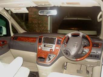 2004 Toyota Alphard Photos