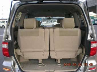 2004 Toyota Alphard Photos