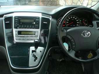 2004 Toyota Alphard Pics