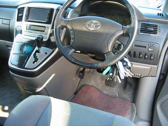 2004 Toyota Alphard Images