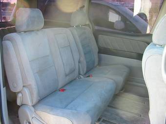 2004 Toyota Alphard Pictures