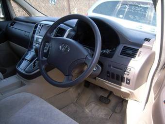 2004 Toyota Alphard Pictures