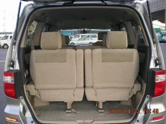 2004 Toyota Alphard Pics