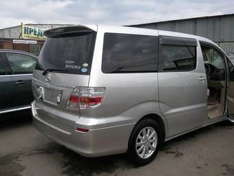 2004 Toyota Alphard Images