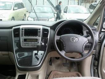 2004 Toyota Alphard Pictures