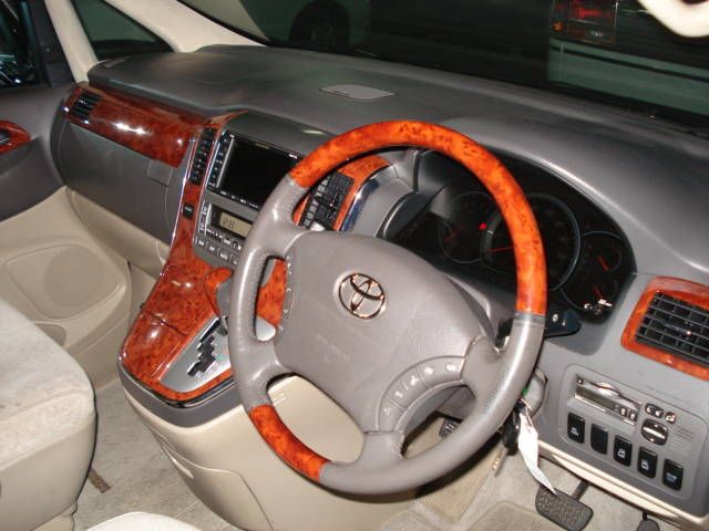 2005 Toyota Alphard