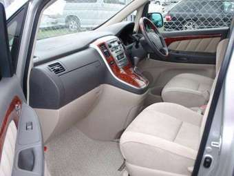 2005 Toyota Alphard Photos