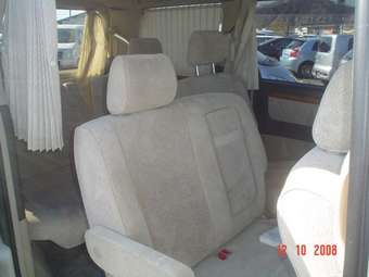 2005 Toyota Alphard Photos