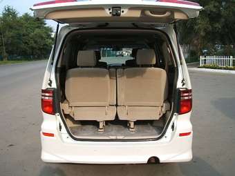 2005 Toyota Alphard Pictures