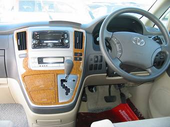 2005 Toyota Alphard Pictures