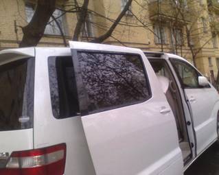2005 Toyota Alphard Images
