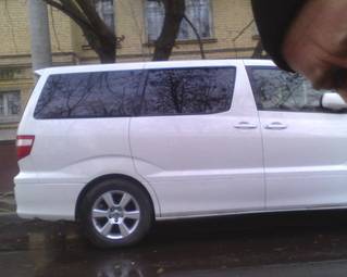 2005 Toyota Alphard Pictures