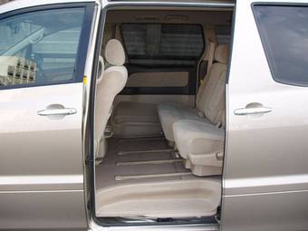 2005 Toyota Alphard Pictures