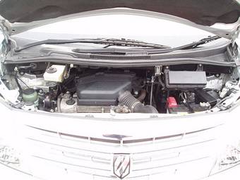 2005 Toyota Alphard Photos