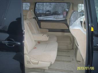 2005 Toyota Alphard Photos