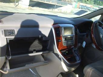 2005 Toyota Alphard Photos