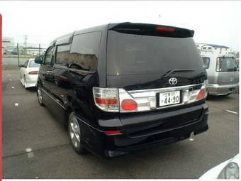 2005 Toyota Alphard Photos