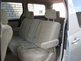 2005 Toyota Alphard Photos