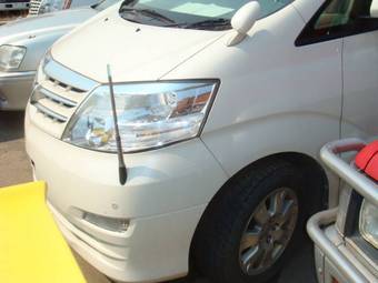 2005 Toyota Alphard Pictures