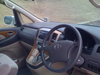 2005 Toyota Alphard Pictures