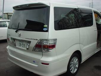 2005 Toyota Alphard Photos