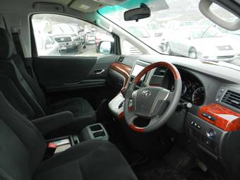 2010 Toyota Alphard Images