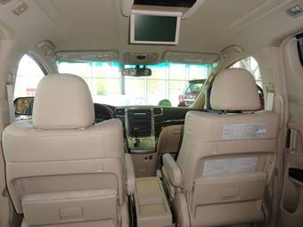 2012 Toyota Alphard Pictures