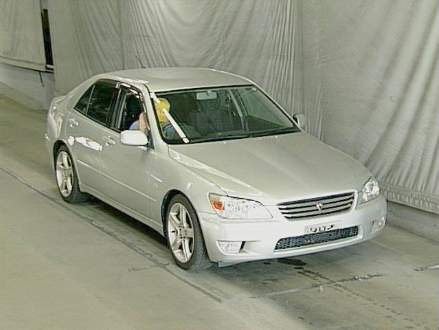 1998 Toyota Altezza Pictures