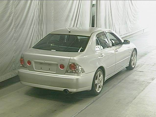 1998 Toyota Altezza Pictures