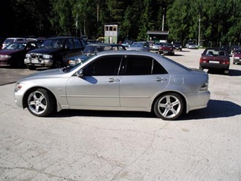 1999 Toyota Altezza Pictures