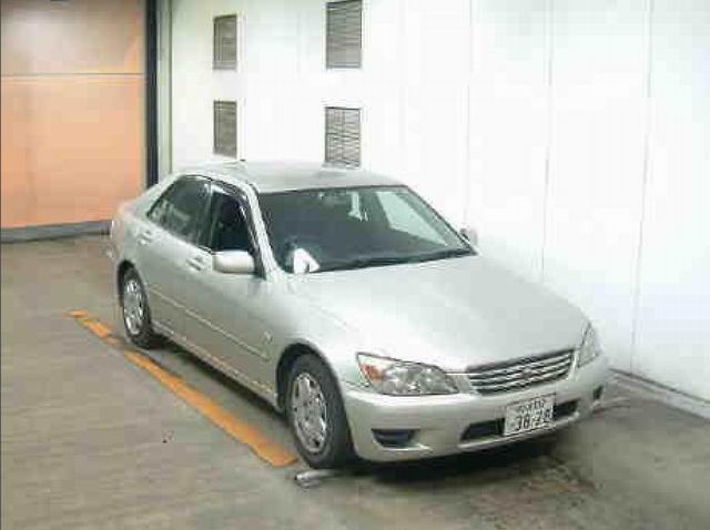 1999 Toyota Altezza Pictures