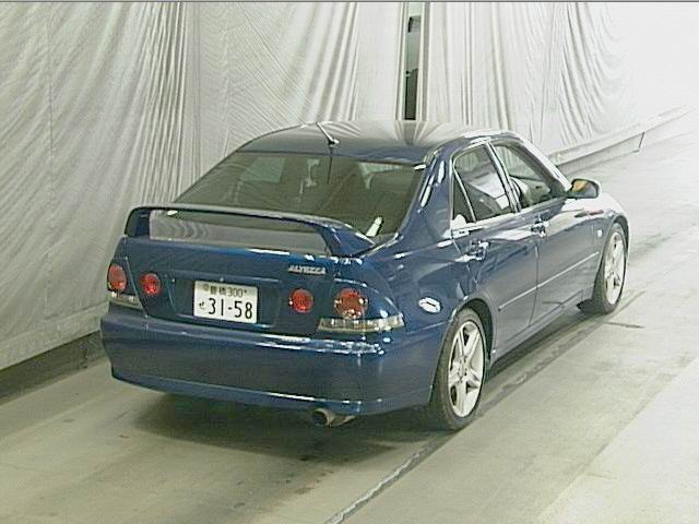 1999 Toyota Altezza Pictures