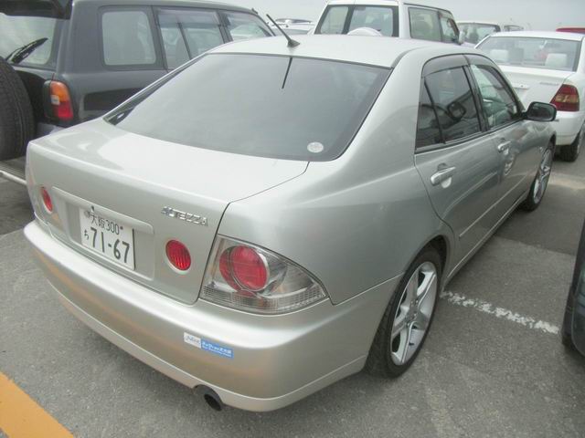 1999 Toyota Altezza Pictures