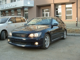 2000 Toyota Altezza