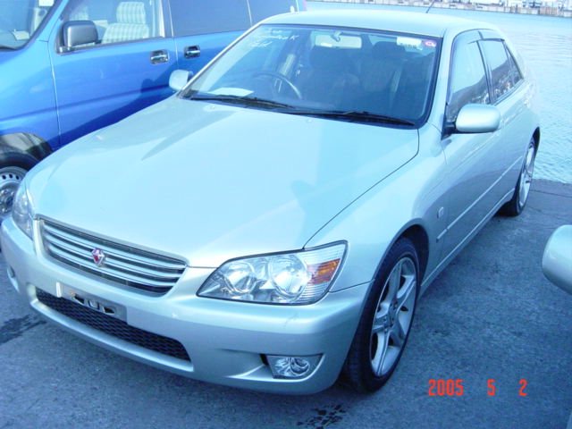 2000 Toyota Altezza