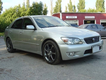 2000 Toyota Altezza