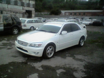 2000 Toyota Altezza