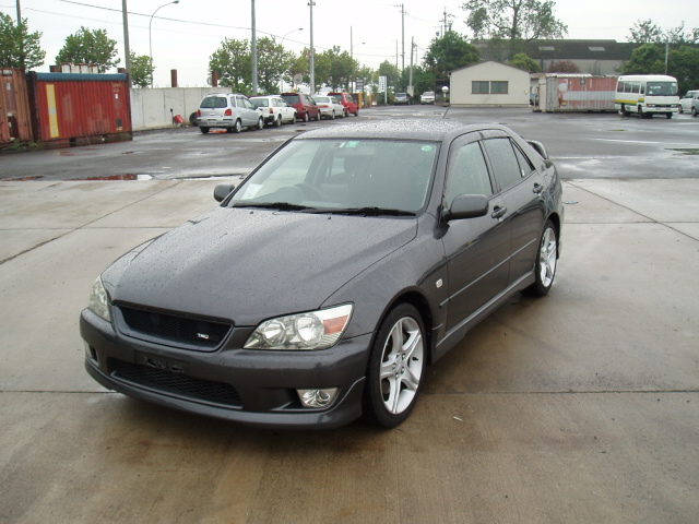 2000 Toyota Altezza