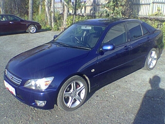 2000 Toyota Altezza