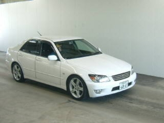 2000 Toyota Altezza