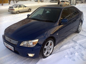 2000 Toyota Altezza