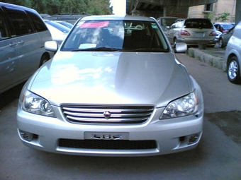 2000 Toyota Altezza