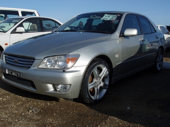 2000 Toyota Altezza