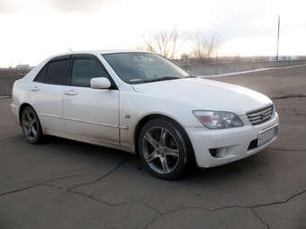 2000 Toyota Altezza