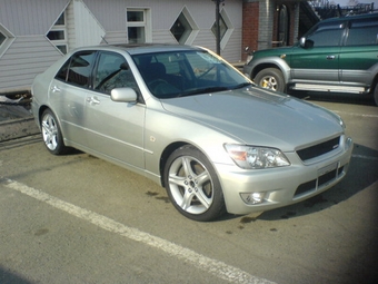 2000 Toyota Altezza